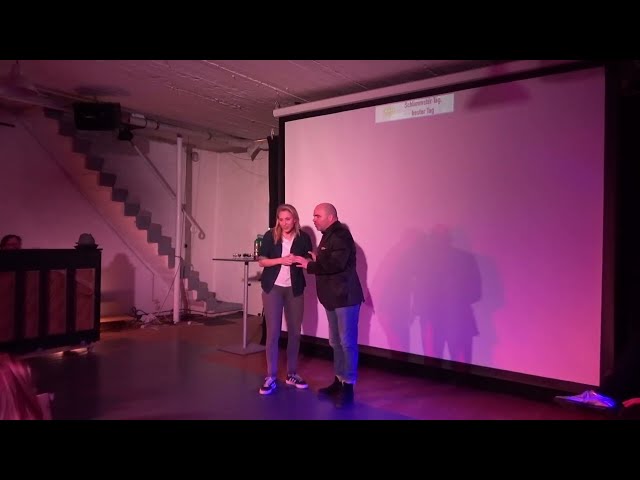 Vorschaubild zum Impro-Showreel von Desirée Ackermann