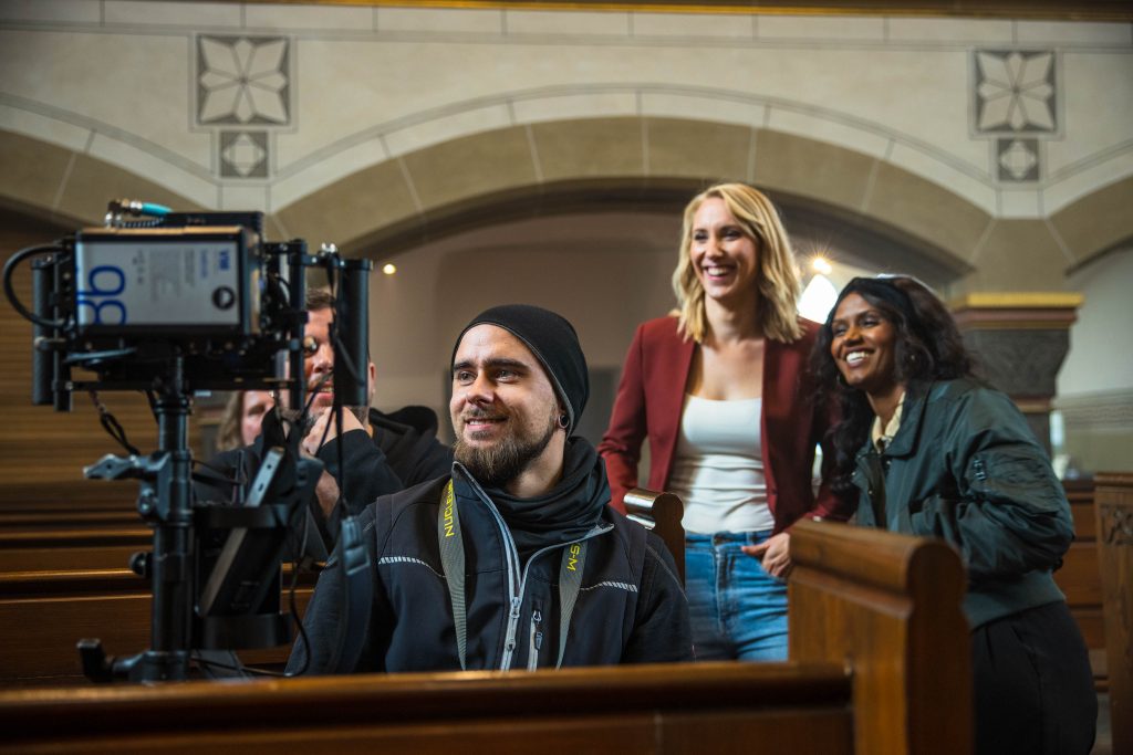 Schauspielerin NRW, Schauspielerin gesucht, blonde Schauspielerin, sympathische Schauspielerin